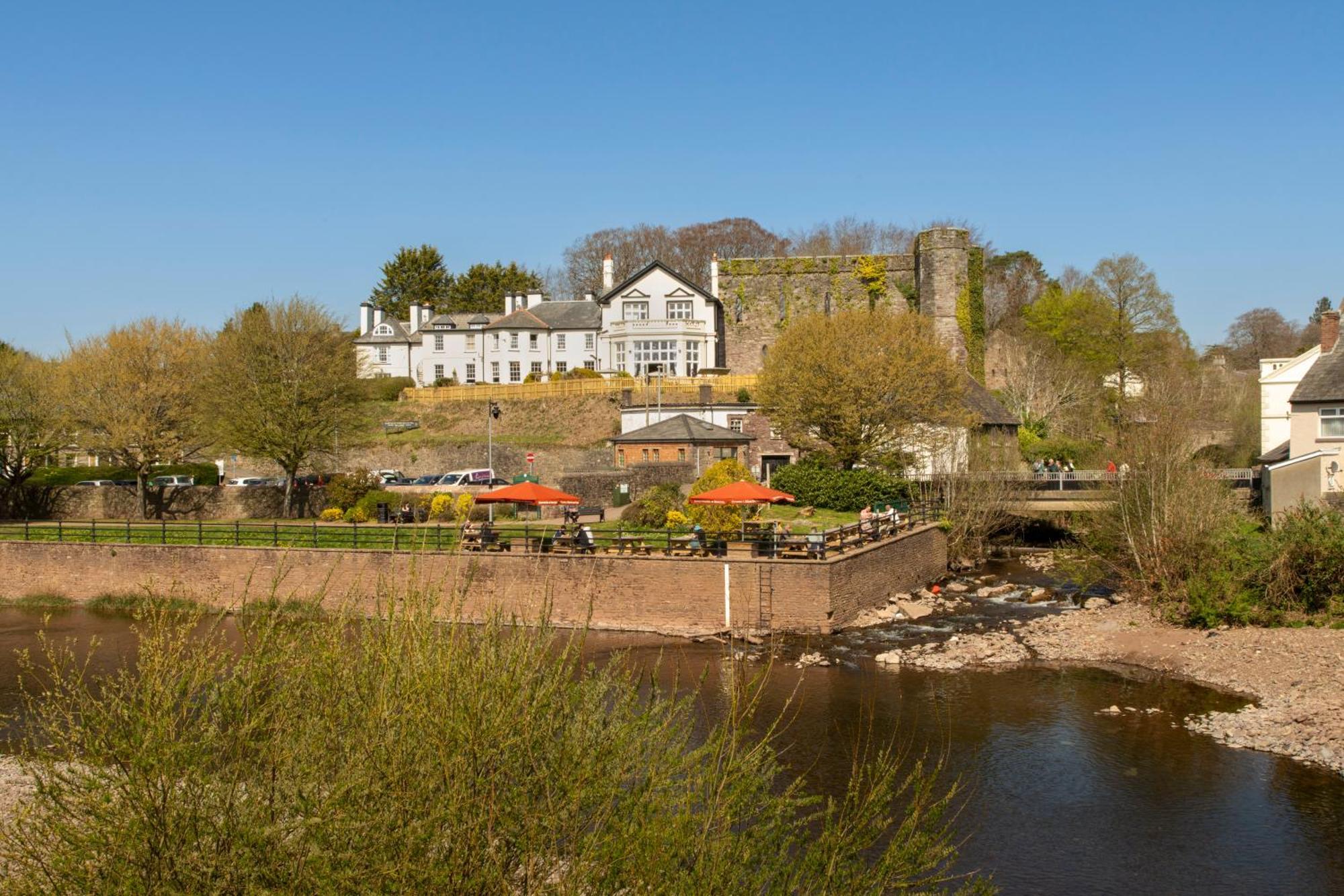 The Castle Of Brecon Hotel, Brecon, Powys Exteriér fotografie